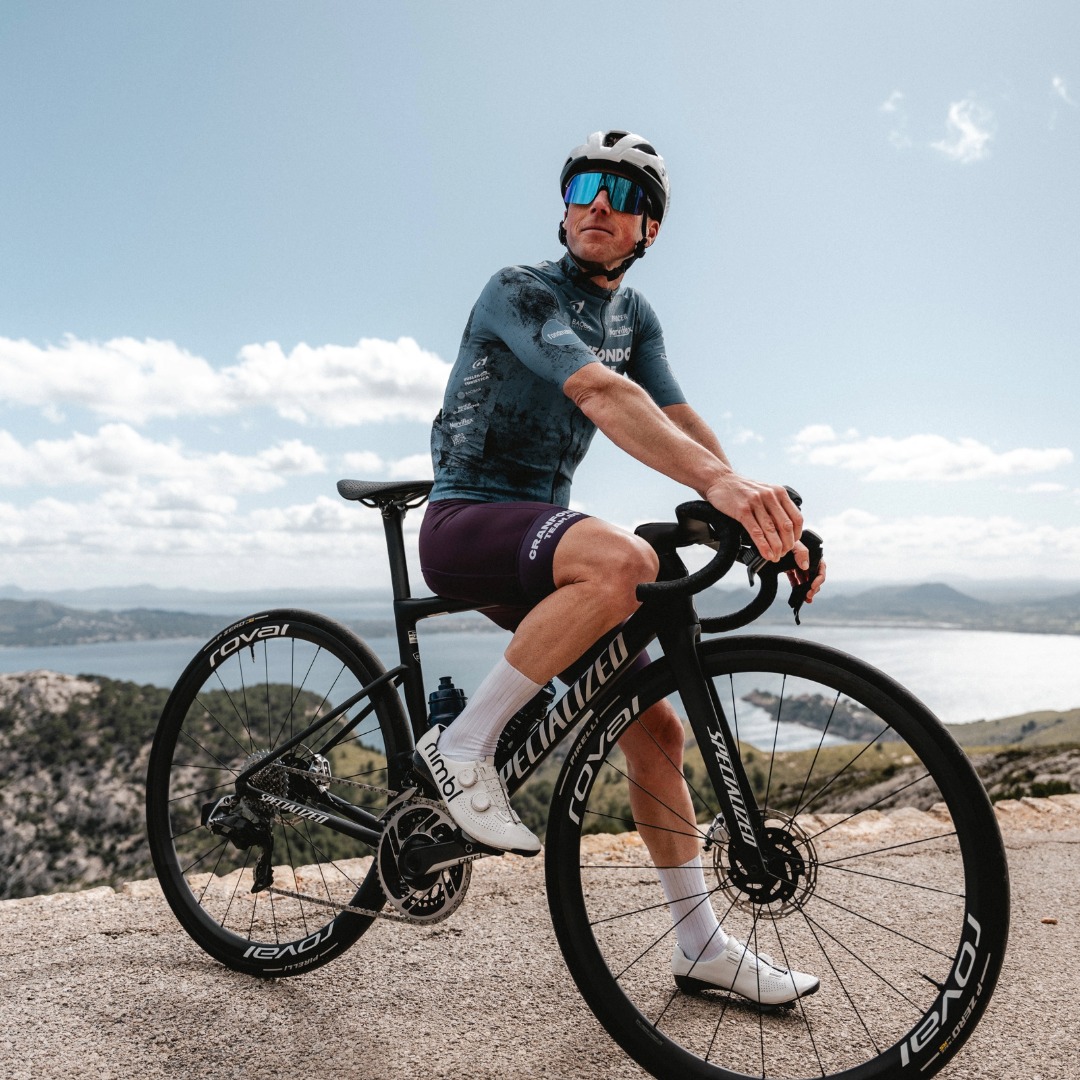 ICON BIBSHORTS SMOOTH ONE｜オーダーサイクルジャージならBIORACER